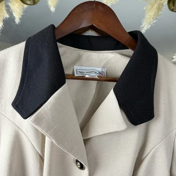 Pablo Collection Women’s Tan and Black Vintage Short Sleeve Button Down Shirt - Picture 3 of 6